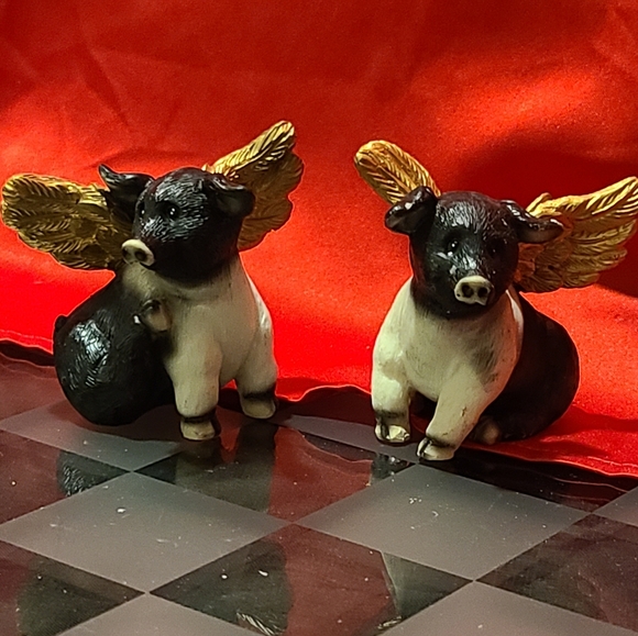 Vintage Other - Flying Pig knick knacks